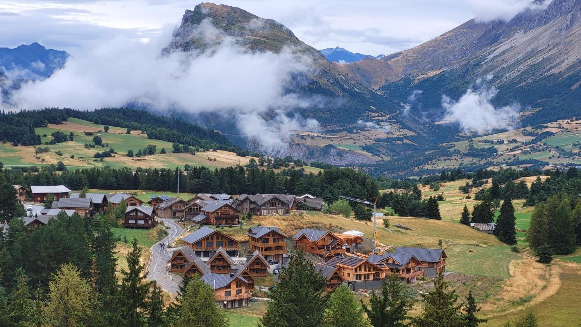 Appartement 4 A 6 Personnes - Chalets D'Aurouze - La Joue Du Loup Saint-Étienne-en-Dévoluy Eksteriør bilde